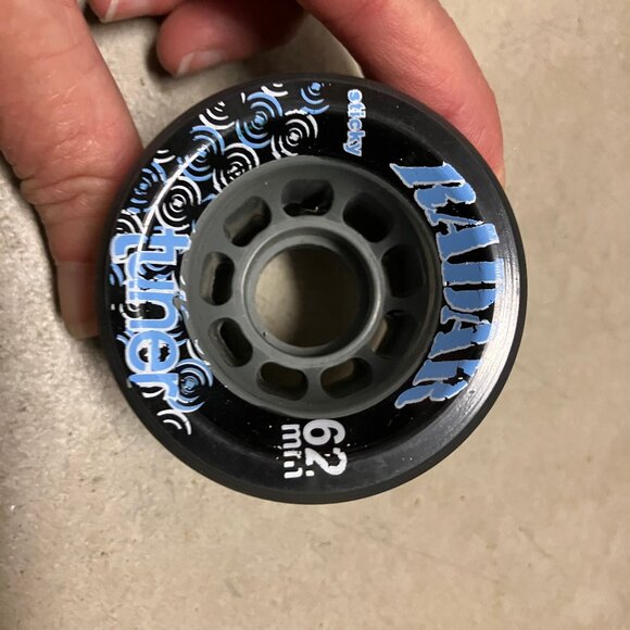 Riedell RS1000 speed skates, leather uppers, wide toestop, 3 sets of wheels - Picture 9 of 12